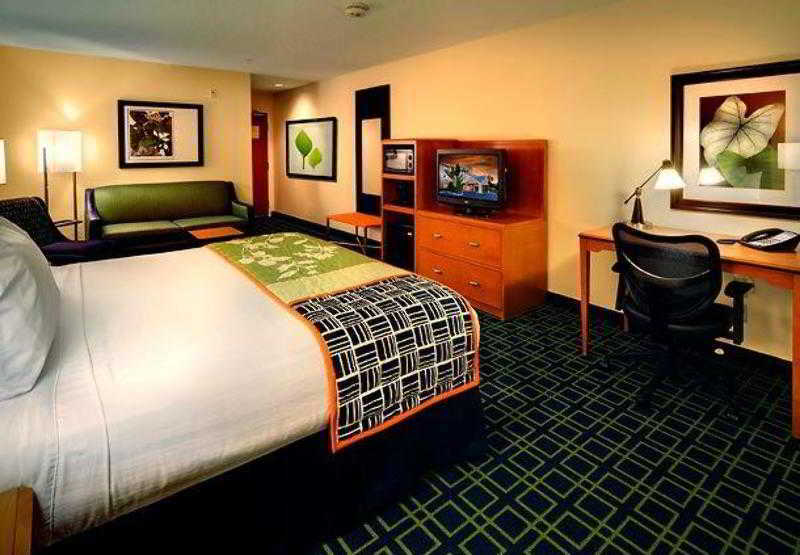 Fairfield Inn And Suites St Petersburg Clearwater Pinellas Park Quarto foto